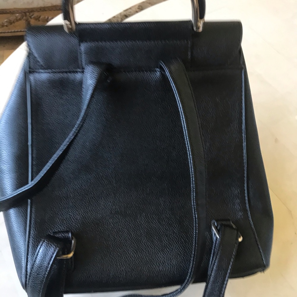 LD Back backpack - Picture 3 of 7